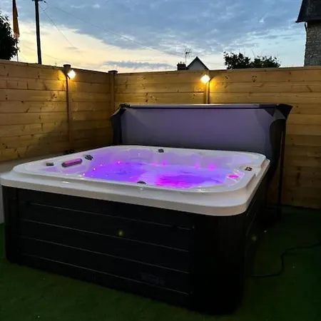 Prázdninový dům Hanoi Maison De Charme Avec Jacuzzi Prive
