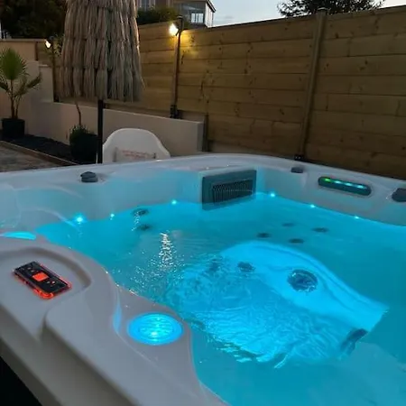 Hanoi Maison De Charme Avec Jacuzzi Prive