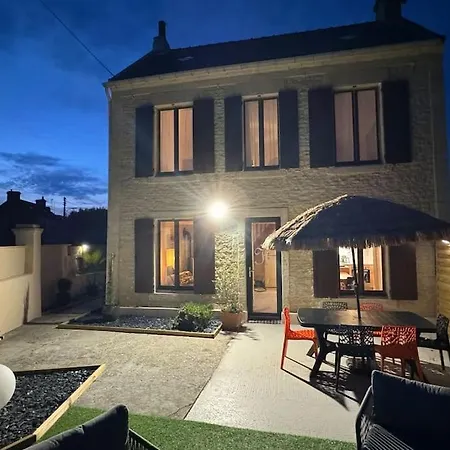 Prázdninový dům Hanoi Maison De Charme Avec Jacuzzi Prive