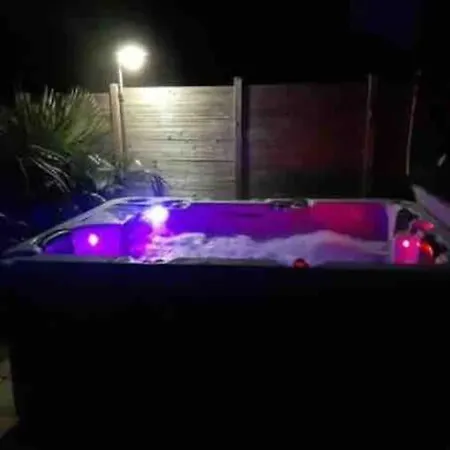 Hanoi Maison De Charme Avec Jacuzzi Prive Prázdninový dům Port-en-Bessin-Huppain