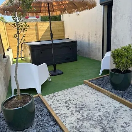 Prázdninový dům Hanoi Maison De Charme Avec Jacuzzi Prive